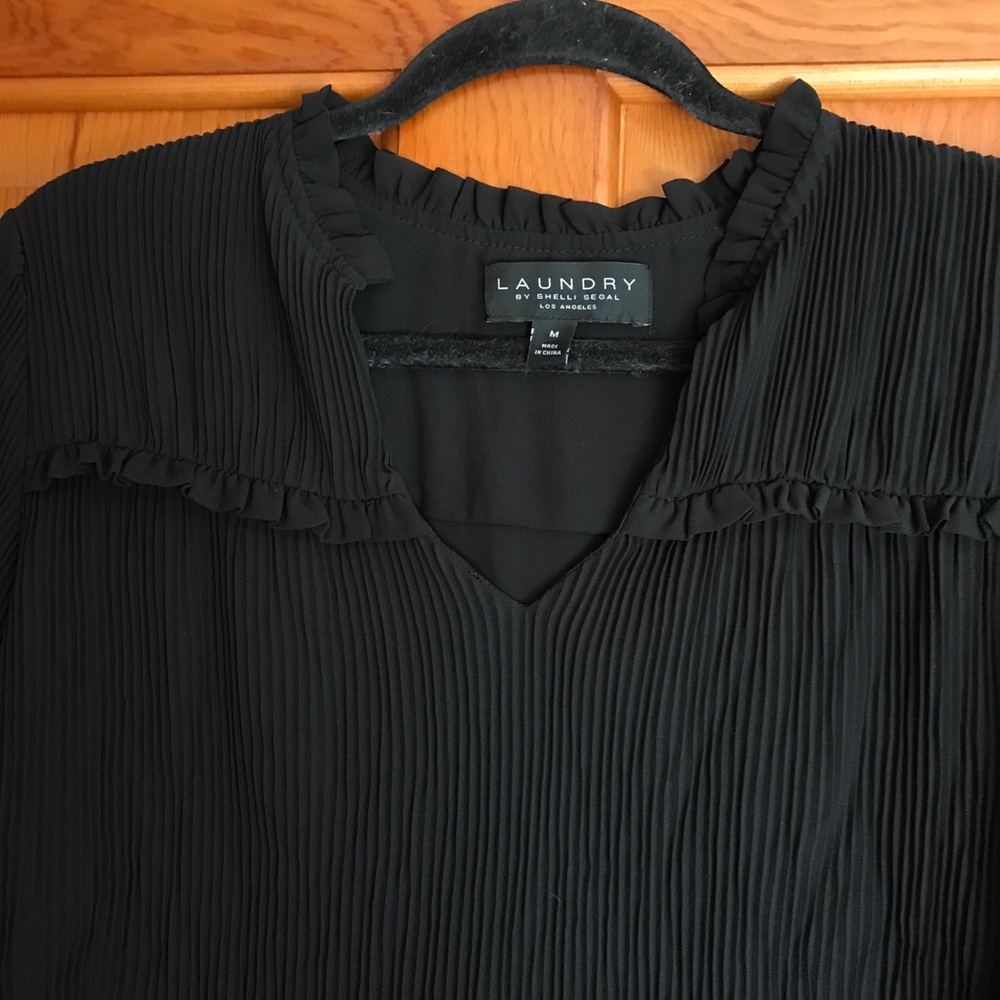 NWT Laundry By Shelli Segal Black Pleated Ruffled Blouse. New With Tags.